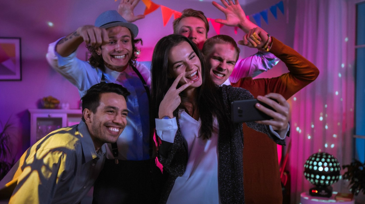 happy-group-young-people-taking-collective-selfie-diy-costumes-for-teens-ss-featured