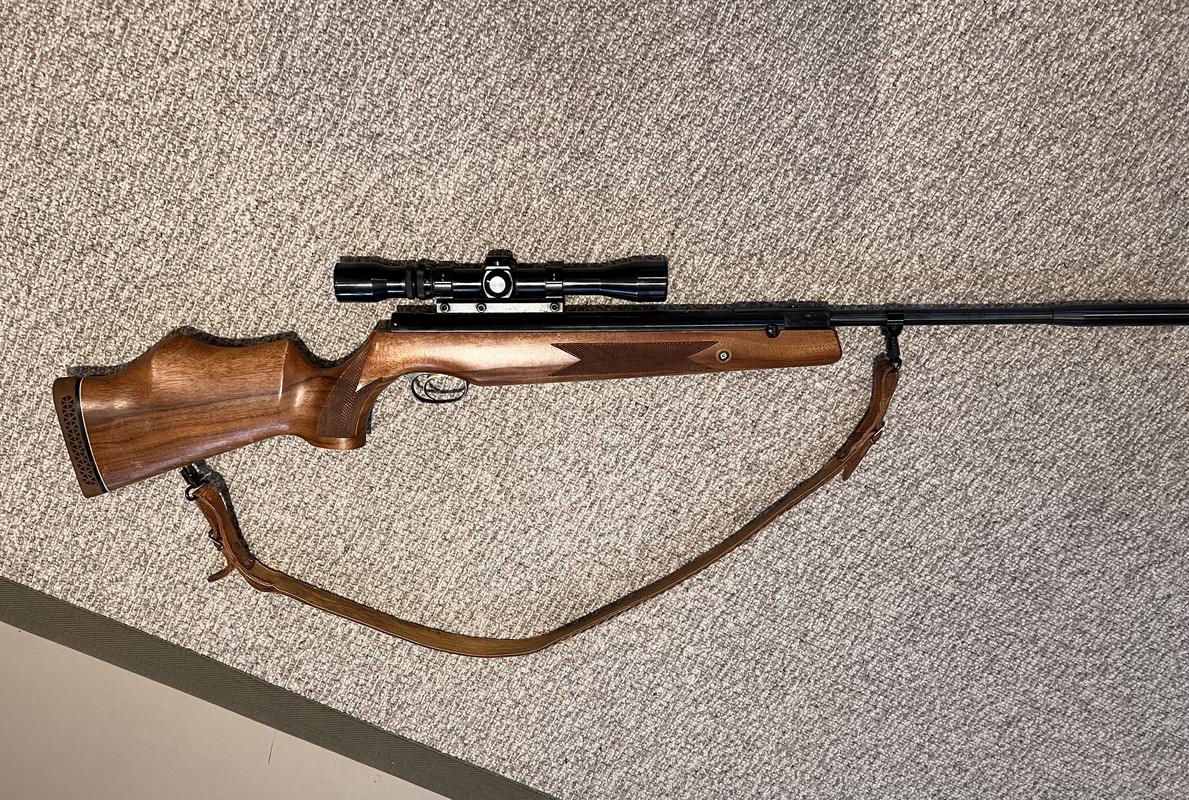 8585C1C2-85A1-4E17-9674-609CFF88C3C4