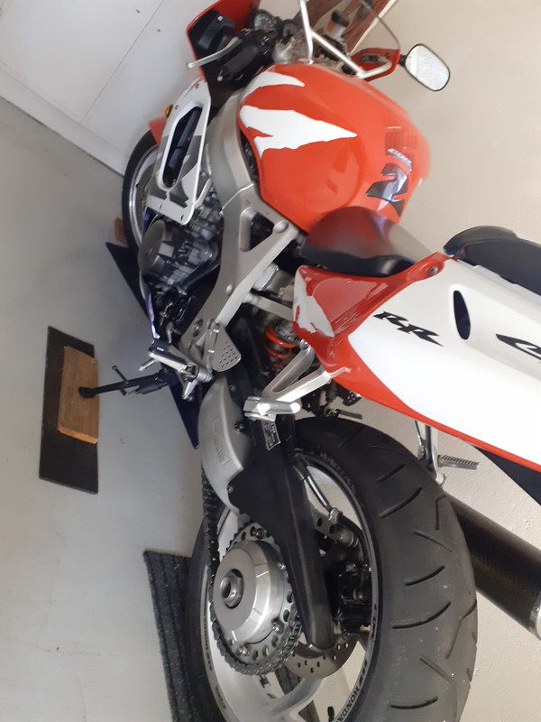 F90C40D9-65E1-468F-985B-97CFBCF375BF