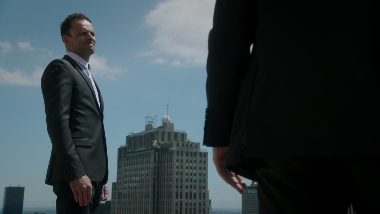 Elementary (2012) - S05E01 - Folie ? Deux (1080p AMZN WEBRip x26