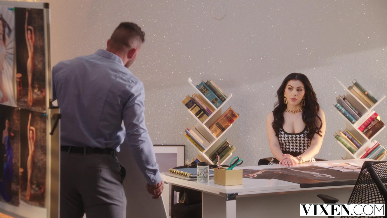 vlcsnap-2023-08-12-22h49m19s726