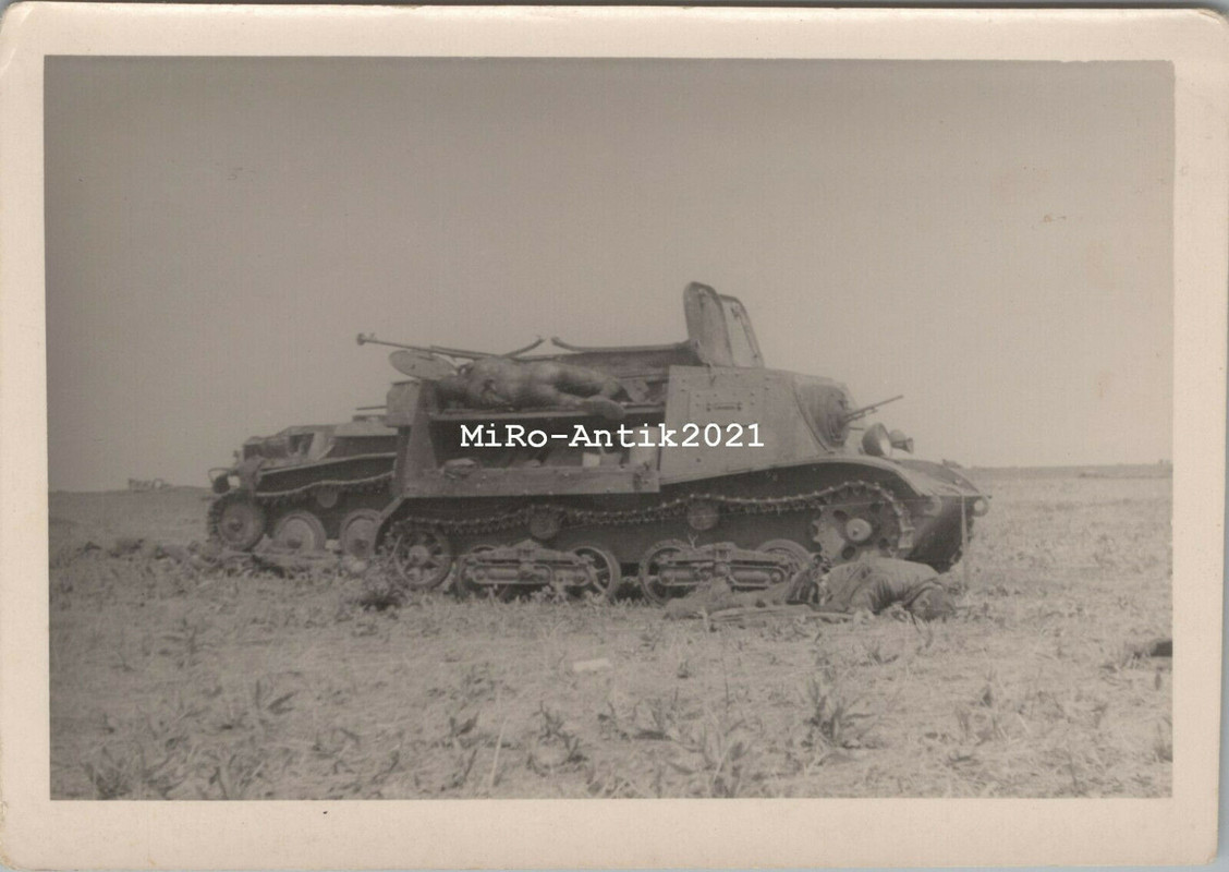Foto, Wk2, Spuren des Krieges nach Kampf in Russland, Spähpanzer