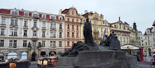 Casa Danzante, Reloj en movimiento y Castillo de Praga - Viena - Bratislava - Praga, Navidad 2024 (15)