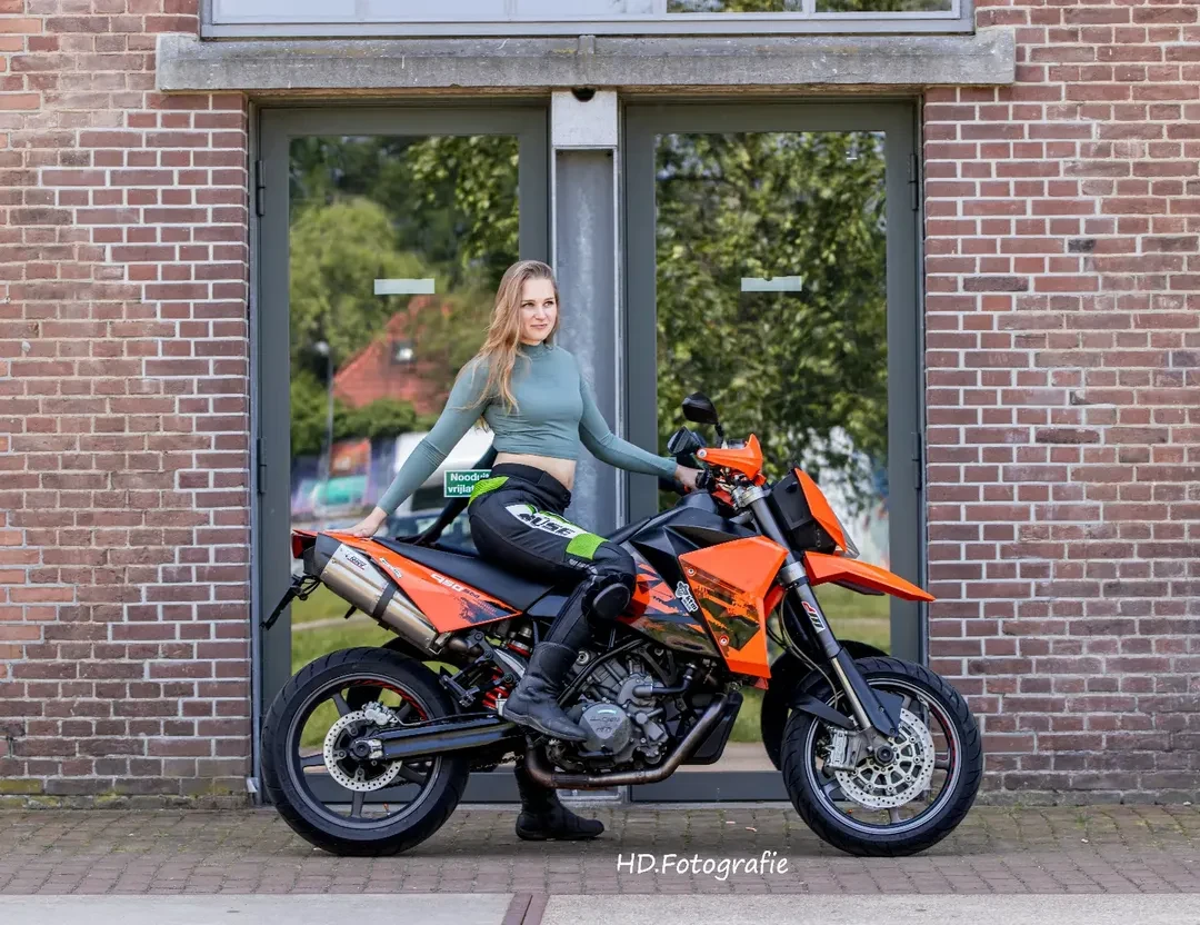 GG bikergirls489my gf angela z800 ktmitch950