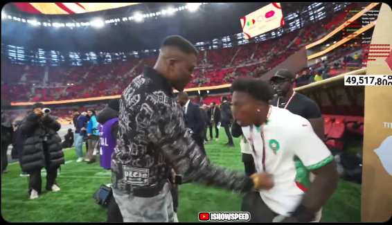 Франсис Нгану събори инфлуенсърът iShowSpeed с удар в стомаха