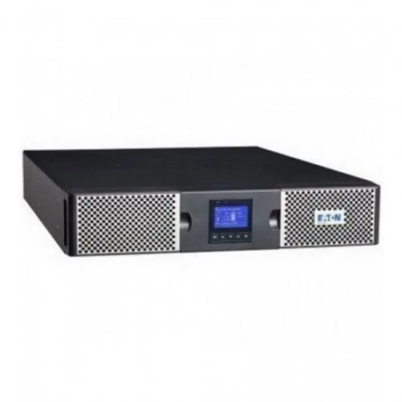 Nobreak Eaton 9PX no formato torre ao lado de um rack de servidores