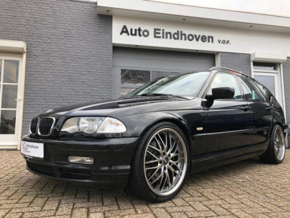 330i zwart