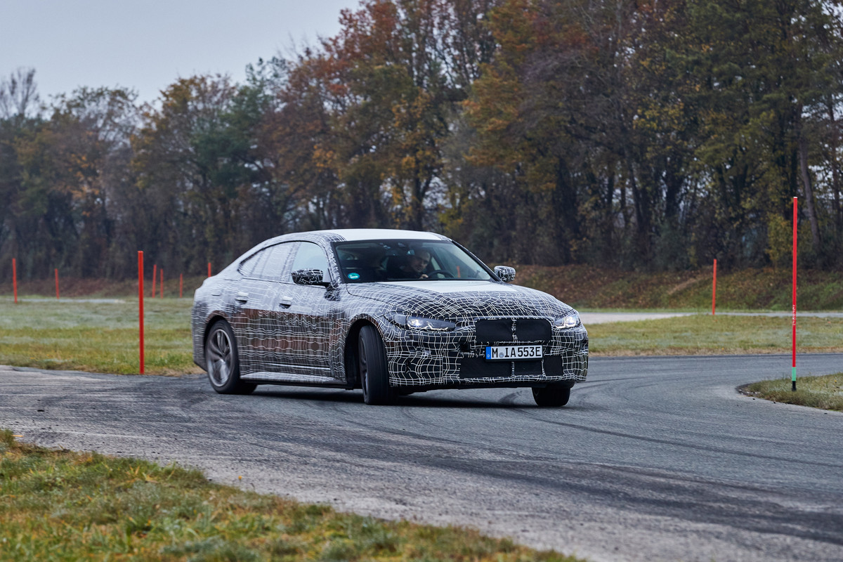 P90412301_highRes_bmw-i4-prototype-fin