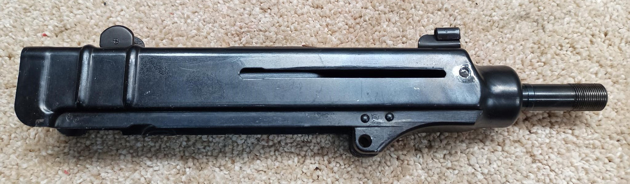 Vz61ThrdBrl002