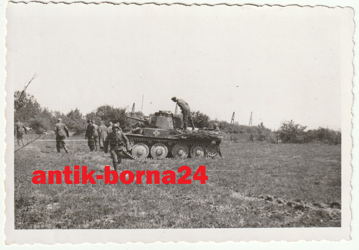 Foto WH Soldat Belgien 1940 Maas Panzer Tank Panzerkampfwagen 38 (t) Kampf