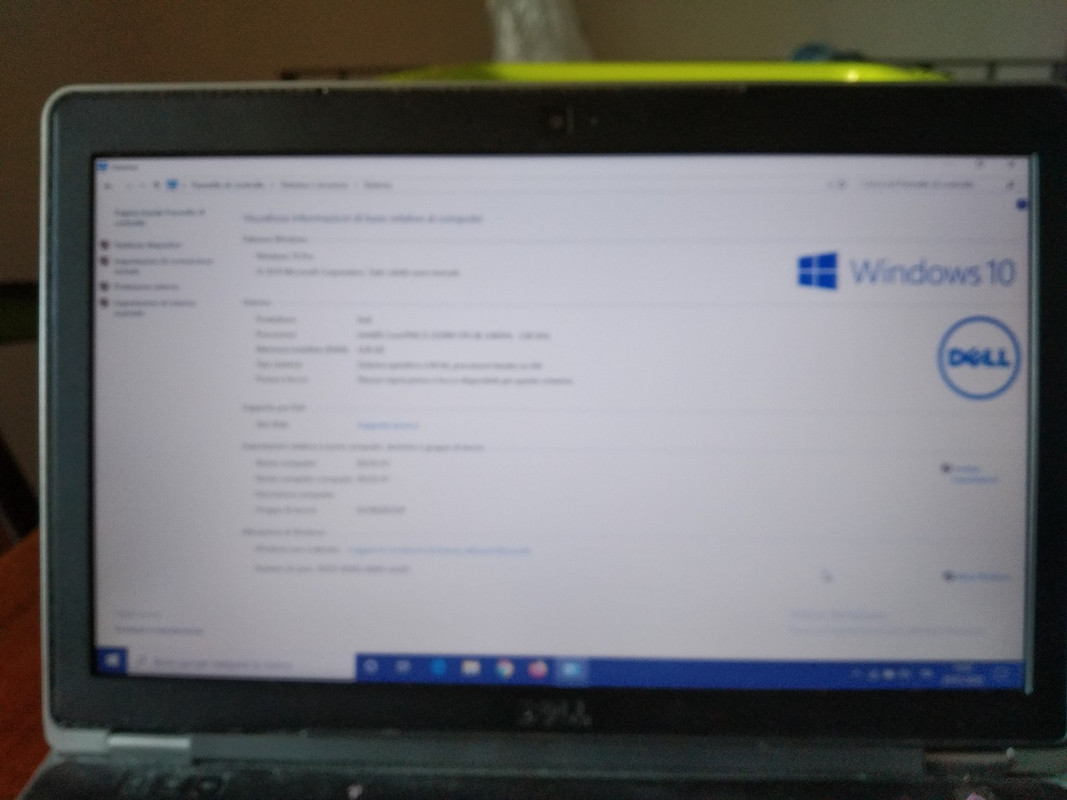 schermo acceso w10 pro