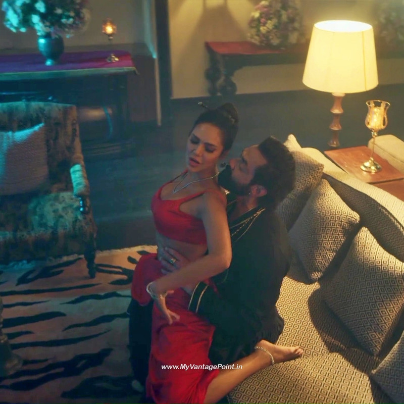 62Esha Gupta Hot in Aashram Web Series