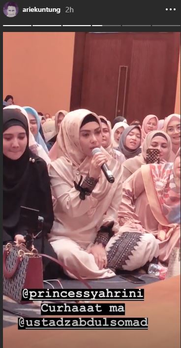 Syahrini bertanya pada Ustaz Abdul Somad