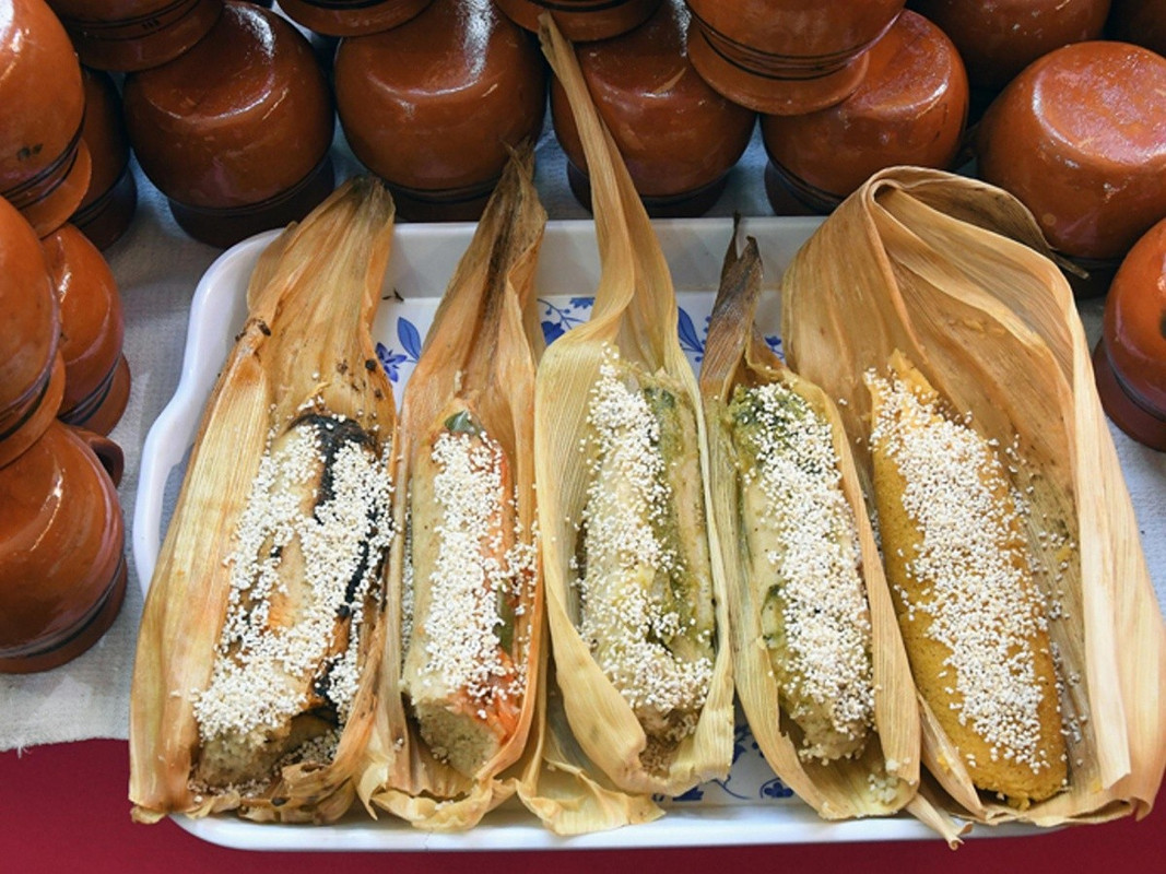 Familia se viralizó en redes por preparar la masa para tamales con un taladro