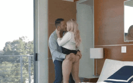 [Image: 25257219.gif]