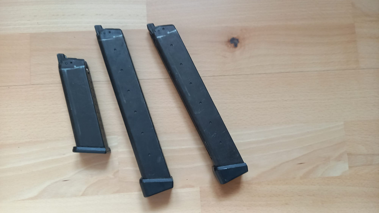 https://i.postimg.cc/mZmfFmVc/Mag-Glock.jpg
