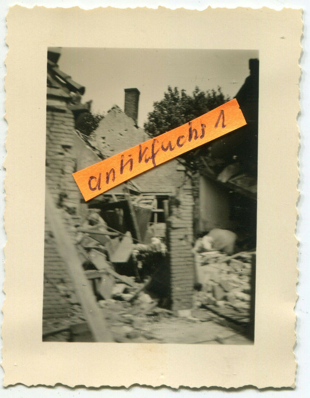 zerstörte Wohnhäuser in Tilburg in Holland im 2.WK2