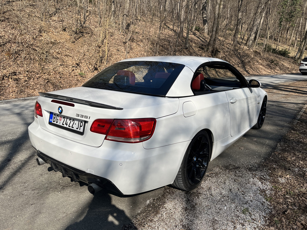 FB713895-66C7-403B-A88D-72110B1E0484