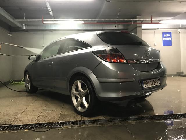 9F1FF525-CBBE-48D8-AC3F-423A0FAA03F0