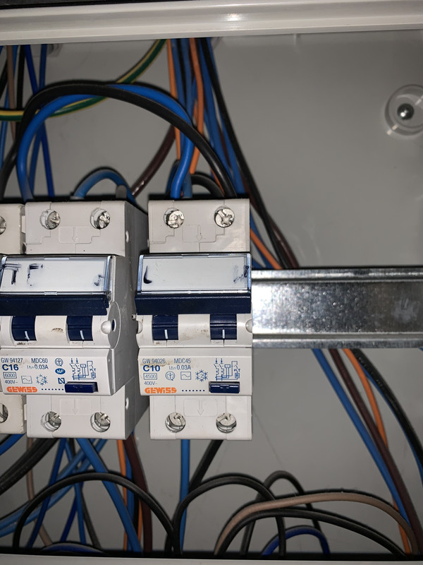 9B2D064B-8CC4-4E51-BFF7-F3493D9BF237