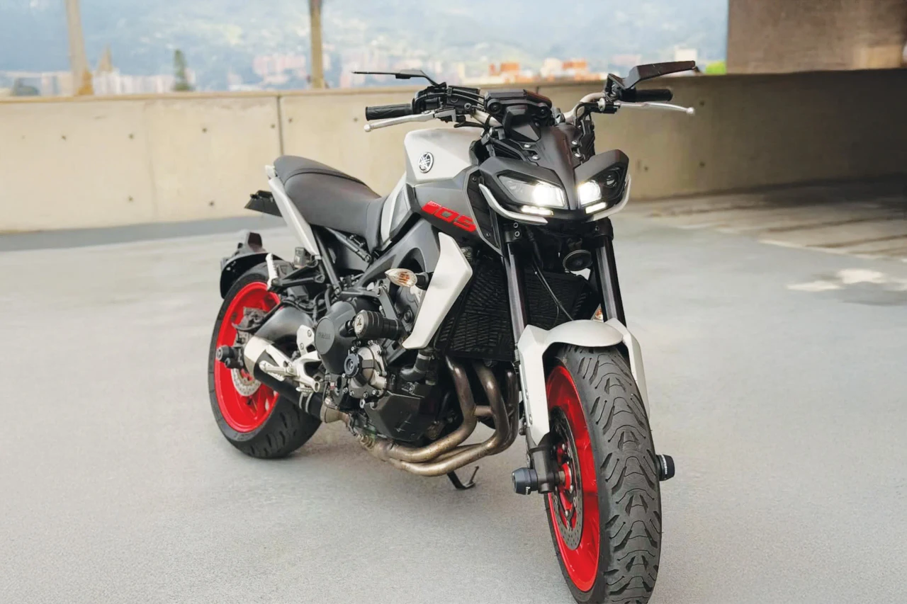 Yamaha MT-01 tyre fitment context