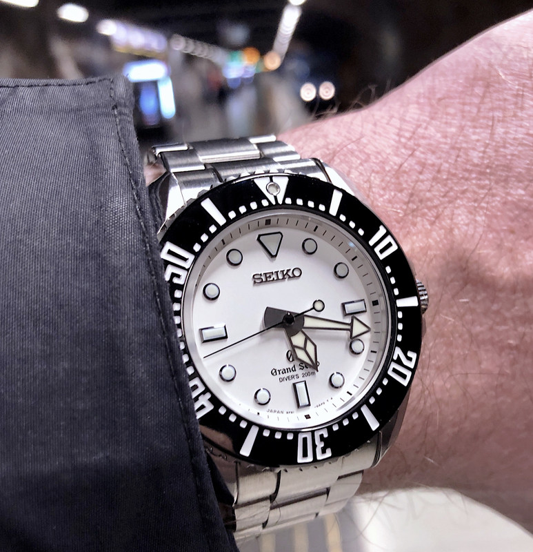 6DC23955-BB83-449D-B3C7-EE7798FAE14F