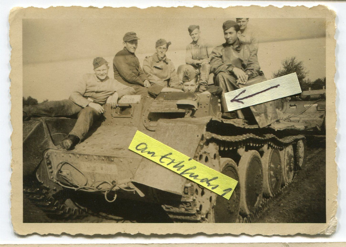 Beute-Panzer aus Rußland als Fahrschul-Panzer um