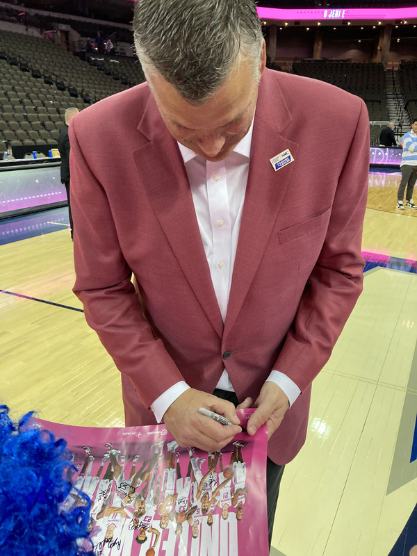 7676458A-8292-4F3B-BD19-886B166E4028