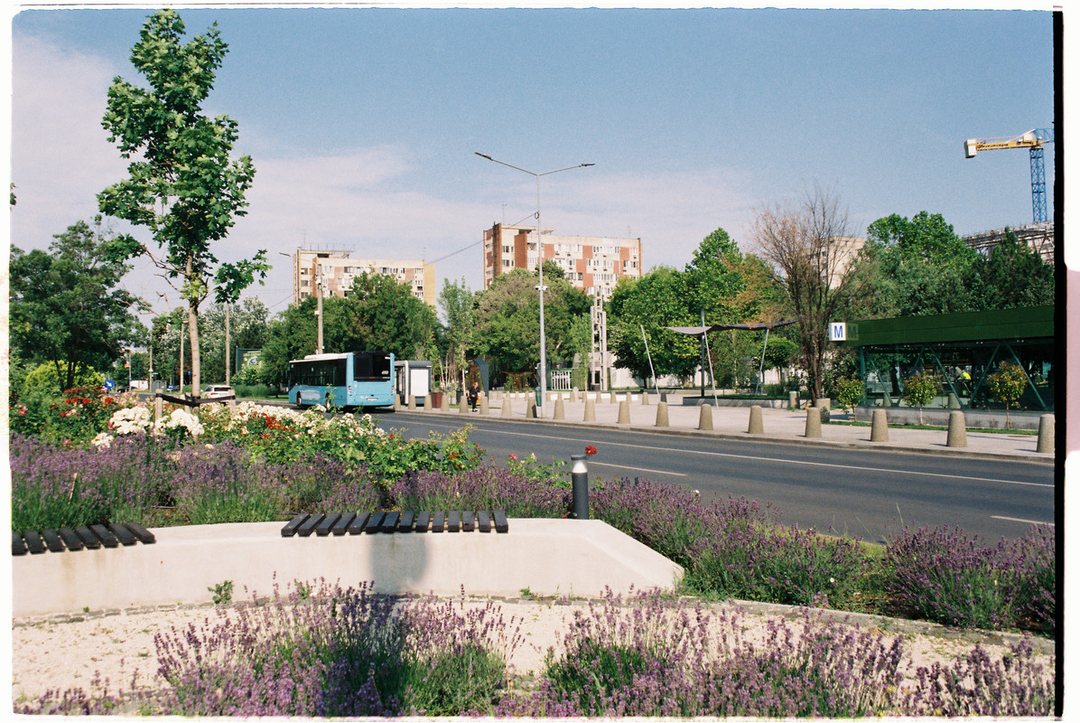 R1-09355-022-A.jpg
