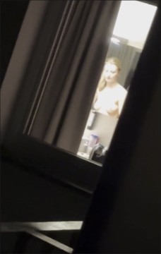 [Image: Voyeur7205160059.jpg]