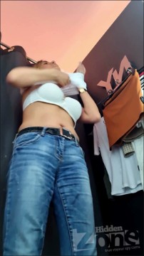 [Image: Voyeur22075105754.jpg]