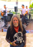 https://i.postimg.cc/mcTsNPtg/Gordon-at-Titos.png
