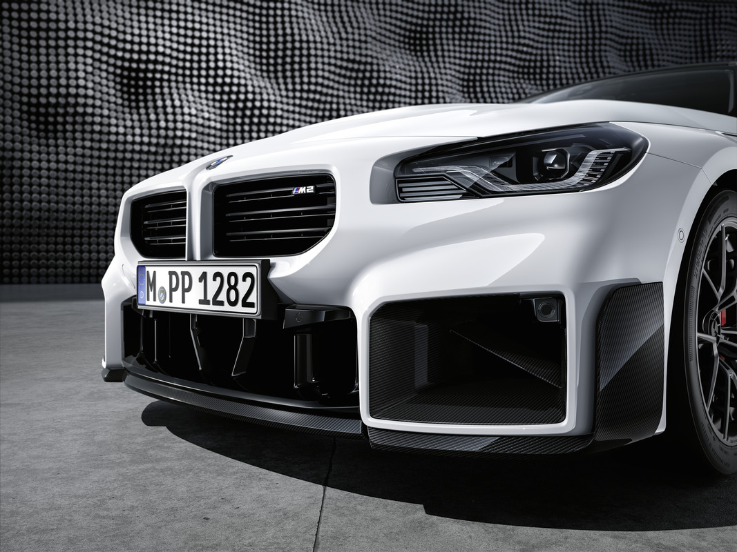 P90484590_highRes_the-bmw-m-performanc