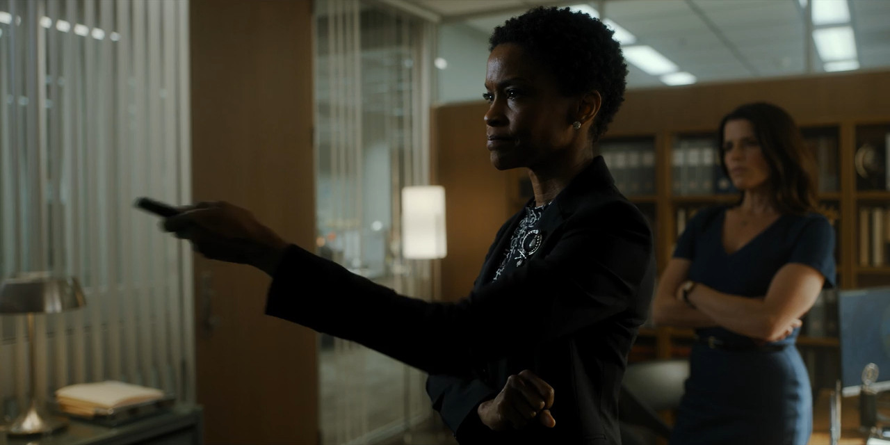 The Lincoln Lawyer (2022) Season 1 [Hindi + English] WebRip 480p, 720p ESub - Complete Screenshot
