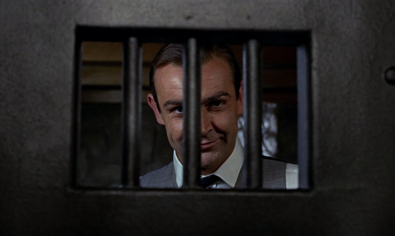 Goldfinger-1964-Blu-Ray-Hindi-English-1080p-10bit-x265-HEVC-DDP-5-1-ESub-mkv-0004