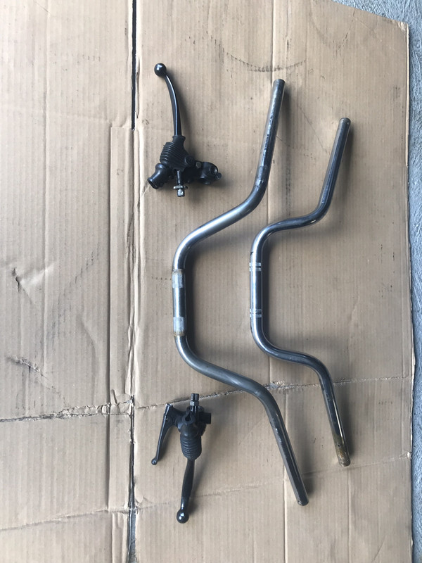 5893886F-7A5F-4A40-80EF-078CD5492834