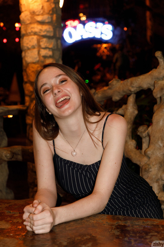 full_006_1051141255538405