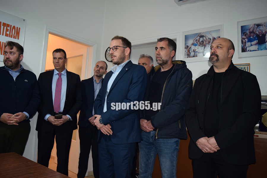 , &Epsilon;&Kappa;&Alpha;&Sigma;&Kappa;&Epsilon;&Nu;&Omicron;&Pi;: &Kappa;&omicron;&pi;ή &pi;ί&tau;&alpha;&sigmaf; &kappa;&alpha;&iota; &tau;&iota;&mu;έ&sigmaf; &sigma;&epsilon; &alpha;&nu;&theta;&rho;ώ&pi;&omicron;&upsilon;&sigmaf; &tau;&omicron;&upsilon; &mu;&pi;ά&sigma;&kappa;&epsilon;&tau; (&phi;&omega;&tau;. & &beta;ί&nu;&tau;&epsilon;&omicron;)