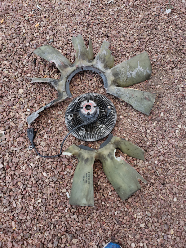 Cummins ISB 340 Engine Overheating Overheat Fan Clutch Thermostat