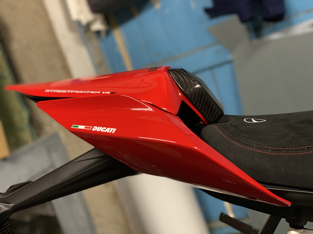 C1A773F3-847A-4AC5-B2EE-C0DBDEE7BD59