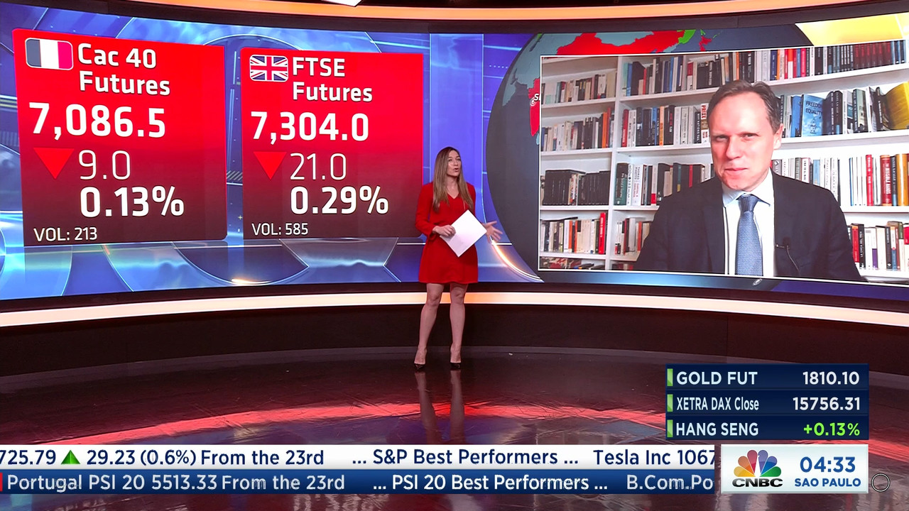 12.24 - 07.30.00 - Squawk Box Europe. Breaking news items and the Eur....ts_snapshot_04.33.750