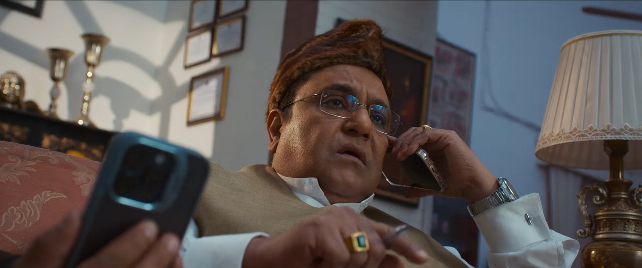 Ek Chatur Naar 2025 WebRip [Hindi] 480p 720p ESub Screenshot