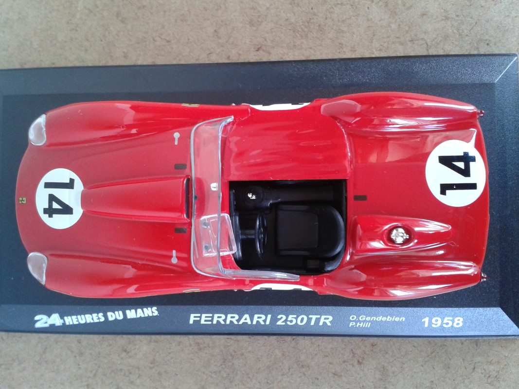1958 Ferrari 250 Testa Rossa 58, Scuderia Ferrari, 1º 24 H Le Ma