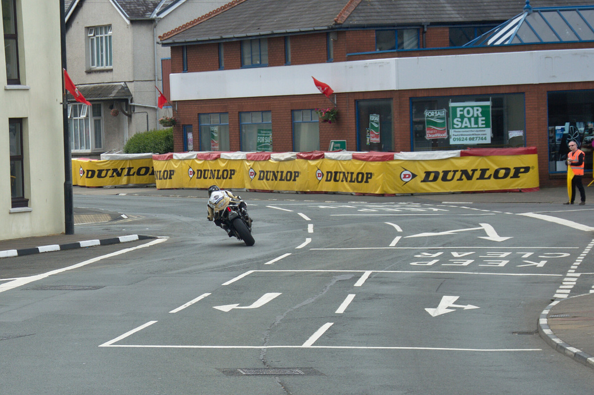 Vmax Tour 2019 au TT à l'île de Man R-DSC9746
