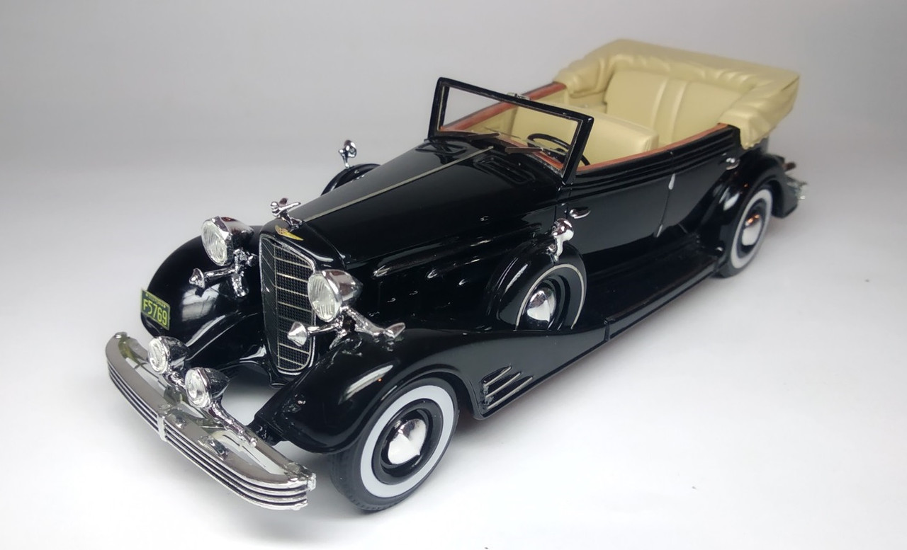 Cadillac V16 452-C Convertible Phaeton by Fleetwood (9)