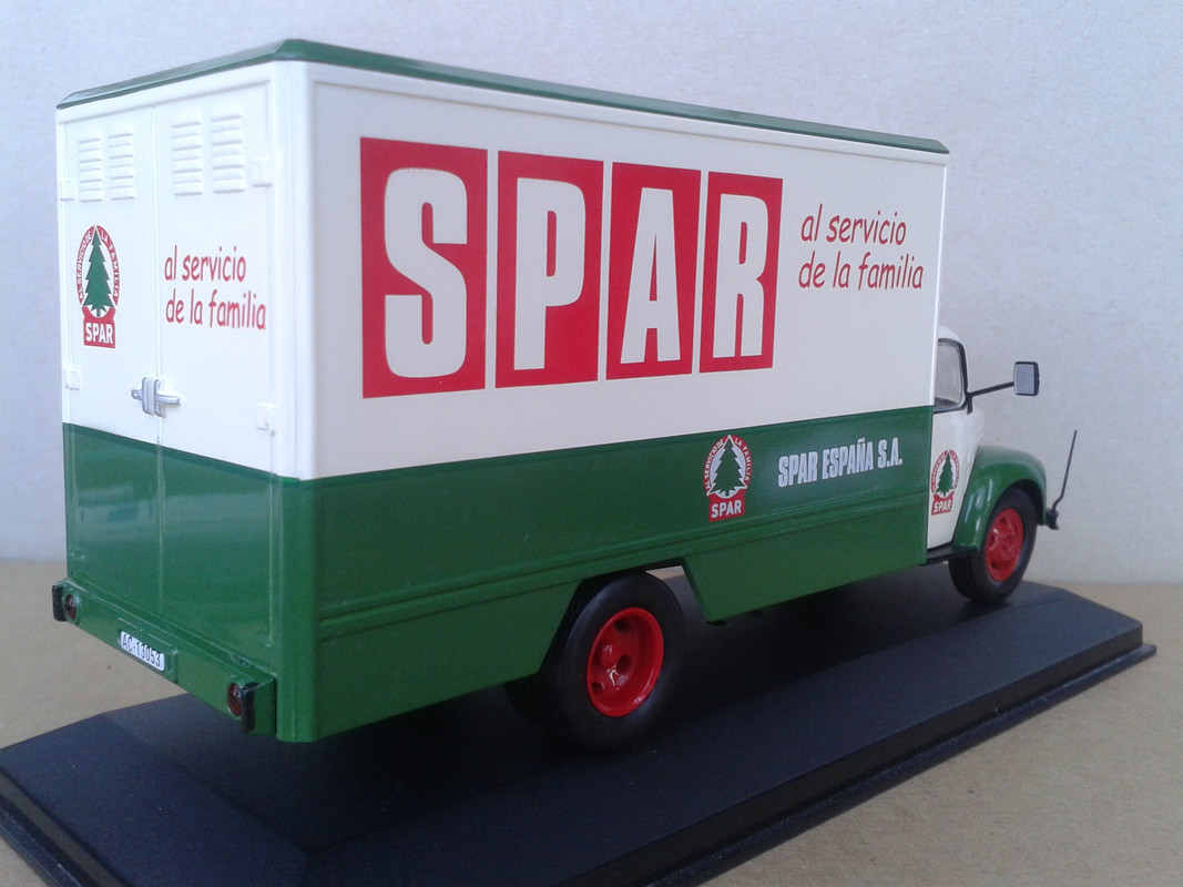 1962 Ebro EB-45 “Spar” (Ixo - nº 30 Camiones de Antaño) (5)