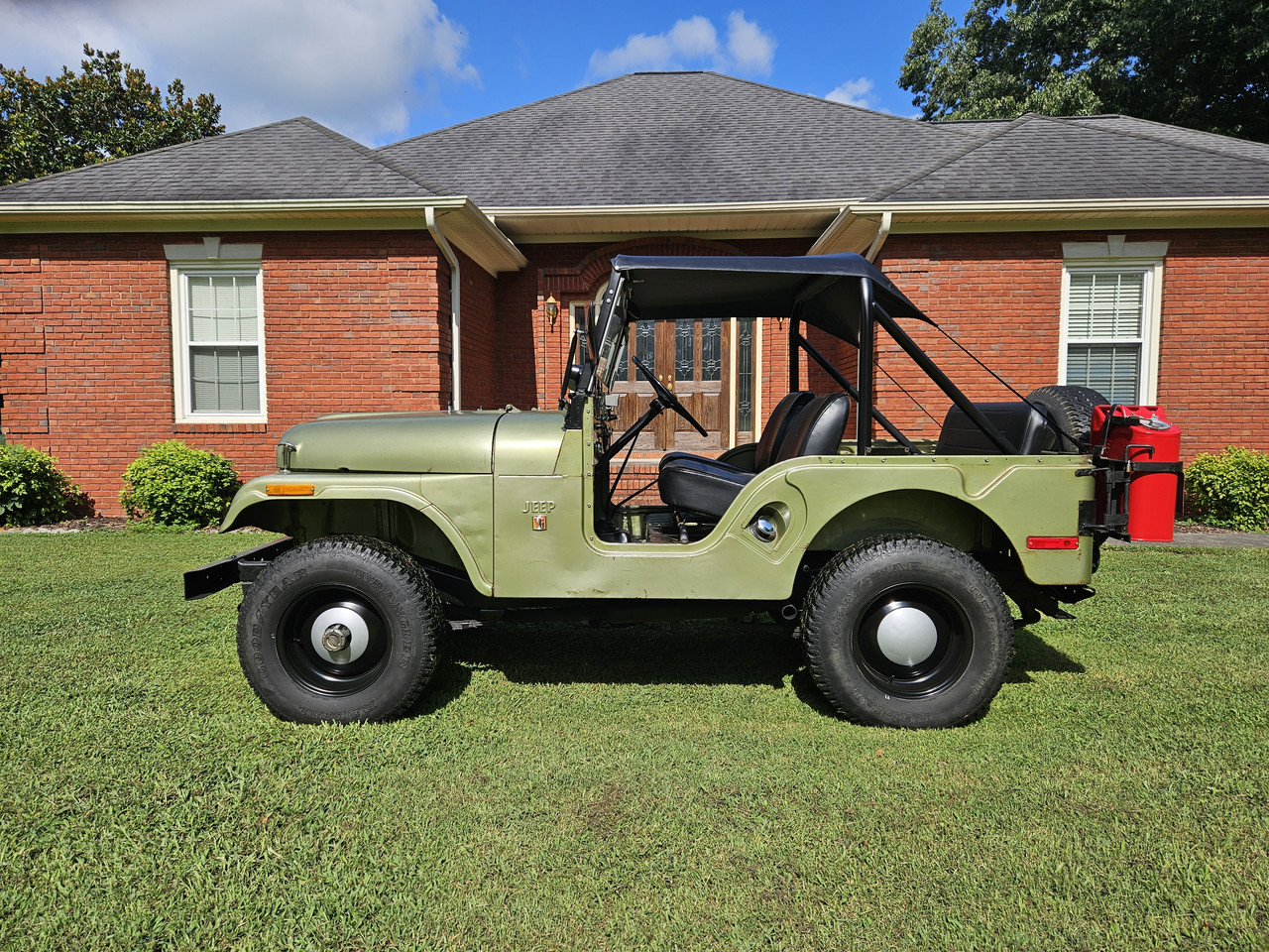 Jeep side view
