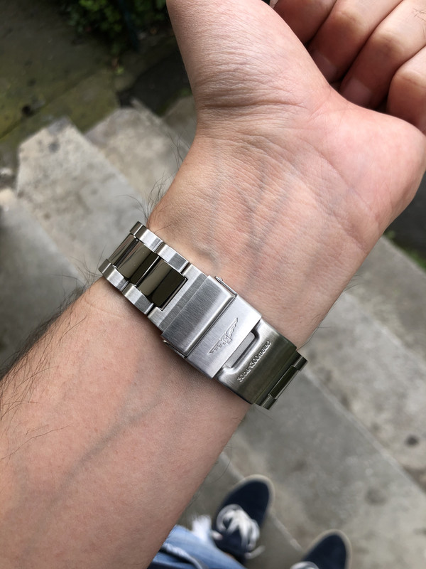 AA6D14BF-274A-4FE8-9B03-18A8CE65FDDC