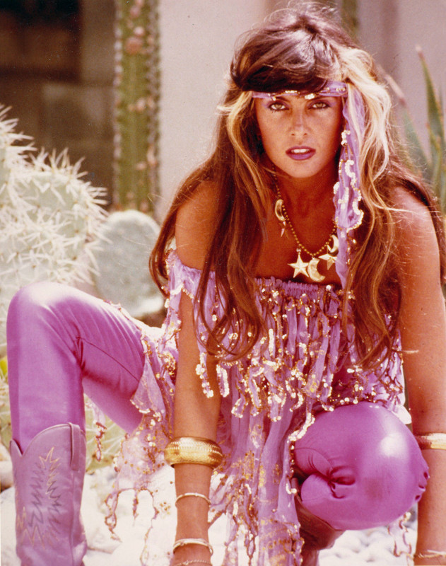 Caroline_Munro_b77