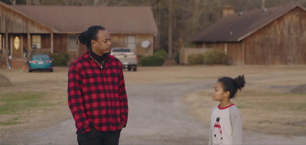 The-Christmas-Spirit-2023-720p-WEBRip-x264-AAC-mp4-0004